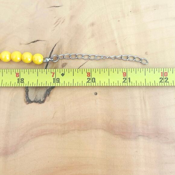 Vintage Iridescent Yellow Graduated Plastic Beaded Necklace Bead Retro 60s - Picture 5 of 6